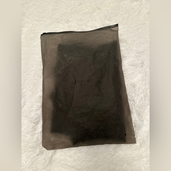 FEAR OF GOD ESSENTIALS Bonded T-Shirt - Picture 5 of 9